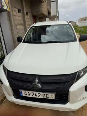 Pickup L200 état neuf image 4