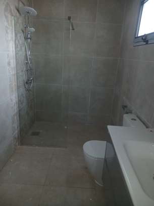 Un appartement f4 à louer à Ouakam image 4