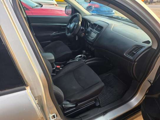 Mitsubishi rvr image 4