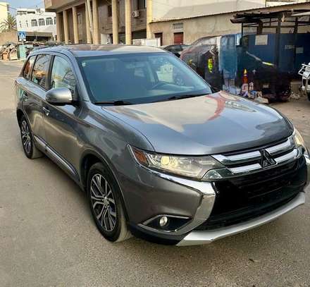 Mitsubishi Outlander 7 places image 3