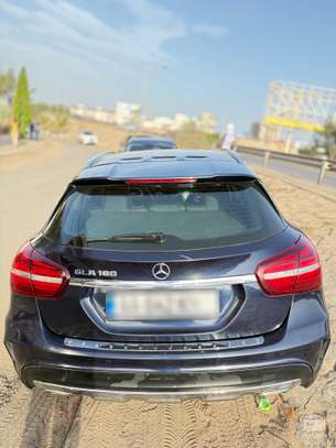 MERCEDES-BENZ GLA 180 (2018) – PACK AMG image 2