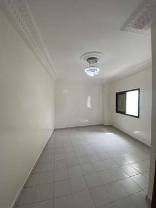 Magnifique appartement de type F3 à louer à Ouakam image 9