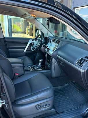TOYOTA PRADO 2021 image 4