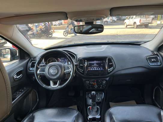 Jeep Compass SUV noir essence automatique image 2