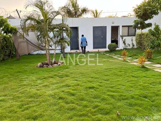 Ref_1620_GL  Villa en R+1 à louer avec jardin aux Almadies image 8