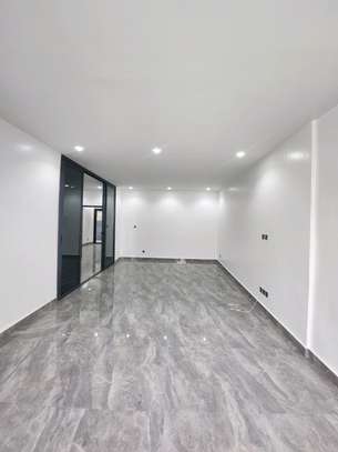 F2 studio haut standing à Mermoz image 9