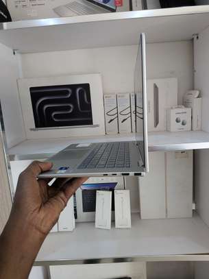 HP envy x 360  graphique ) i7 ) 13 TH )  ) 16  ) 1 tera image 4