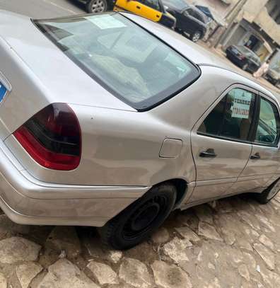Mercedes Elegance 202 image 7