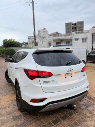 Hyundai santafe 2017 version 4x4 image 7