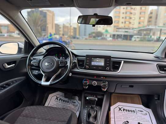 KIA RIO 2018 venant essence automatique image 11