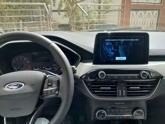 Ford Escape image 7