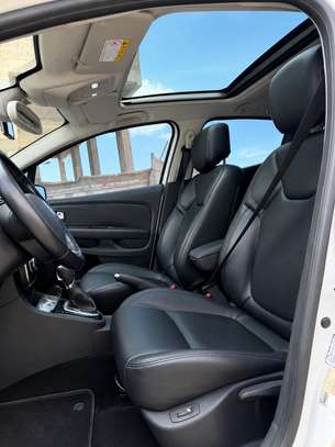 Renault clio image 9