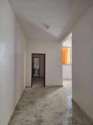 Appartement Neuf de 2 Chambres à Louer au Sud Foire image 2