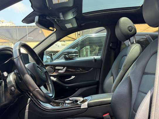 Mercedes GLC 300 4MATIC SUV noir automatique image 8