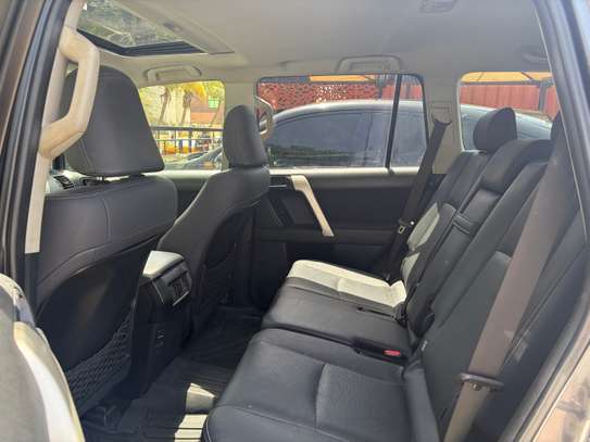 Toyota Land Cruiser 2022 SUV gris métallisé image 11
