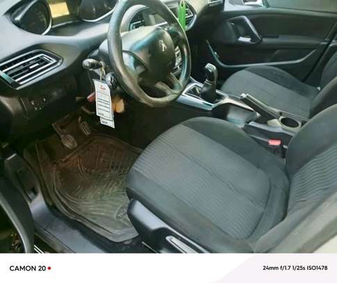 Peugeot 308 break diesel manuel climatisé image 3