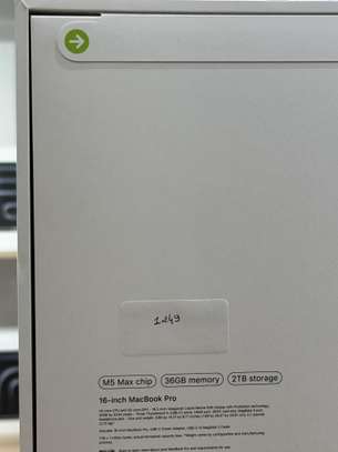 MacBook Pro 2026 16 Pouces - M5 Max | 36GB RAM | 2 Téra image 5