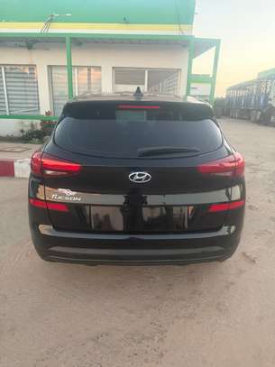 Je vends ma Hyundai Tucson 2020 automatique essence image 5