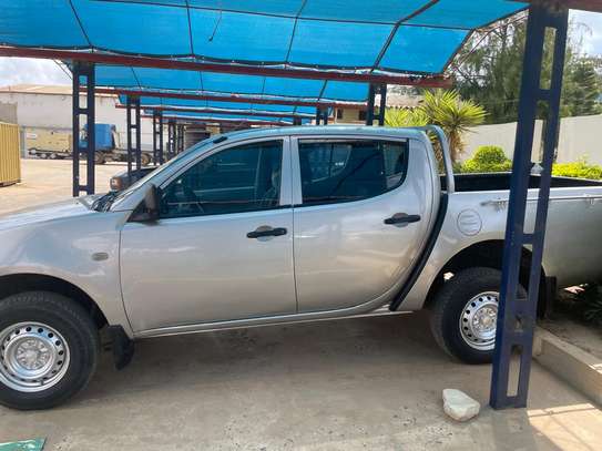 MITSUBISHI L 200 image 4