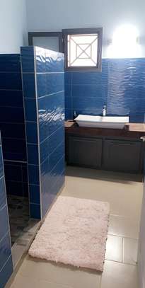 UNE MAGNIFIQUE VILLA & APPARTEMENT INDÉPENDANT – SALY MBOUR image 14