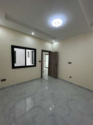 APPT 2 CHAMBRES SALON MARISTES image 11
