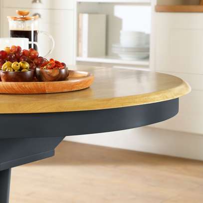 Table extensible bois massif pieds noirs moderne image 6