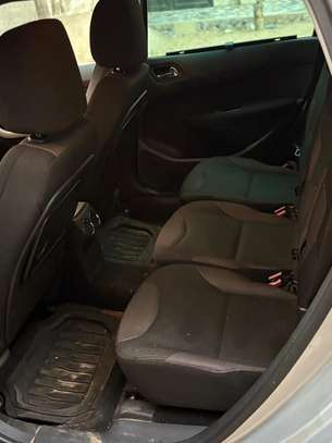 Peugeot 308 2012 image 2