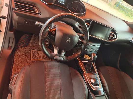 PEUGEOT 3O8 GT LINE 2017 image 9