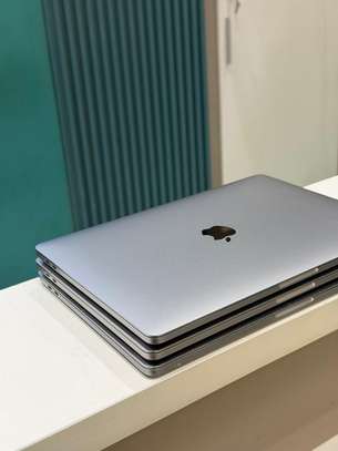 MacBook pro image 6
