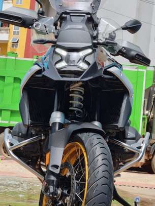 BMW R 1200 GS Noir Jantes Dorées Moto Aventure image 10