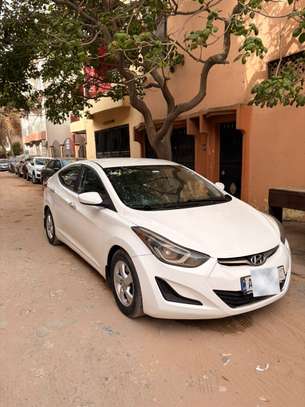 Hyundai Elantra blanche automatique essence image 4