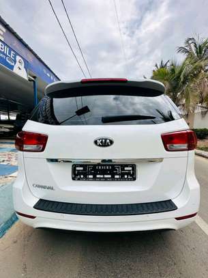 Kia carnivale 2017 image 12