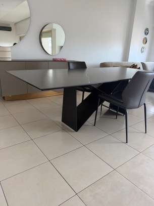 Table pierre naturelle gris foncé image 3