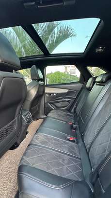 Peugeot 3008 GT 2019 image 11