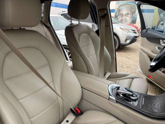 Mercedes Benz Glc 300 4matic image 9