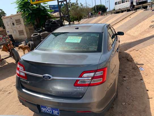 Ford taurus image 5
