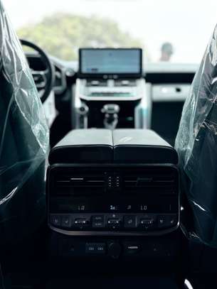 TOYOTA  LAND CRUISER LC300 VX-R 2026 image 11