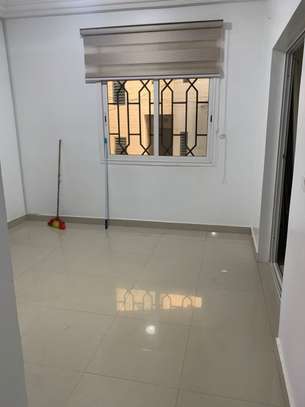 Appartement F4 non meublé proche Corniche  lycée J.Mermoz image 8