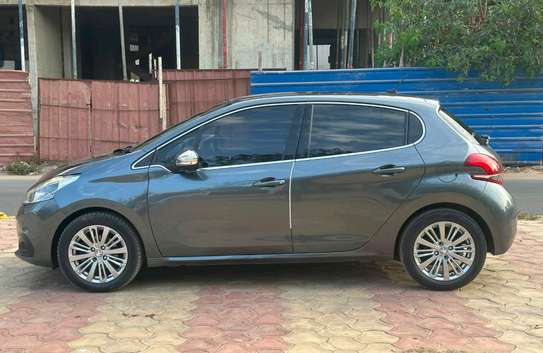 Peugeot 208 2016 image 10