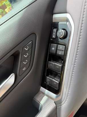 Toyota Land Cruiser 2024 image 3
