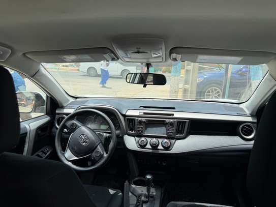 Toyota RAV4 2017 image 11