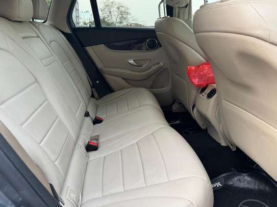 Mercedes GLC 300 image 7