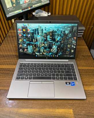Hp zbook friefly 14 G8 image 6