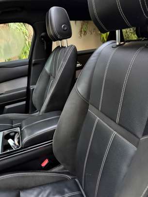 Range Rover velar image 6