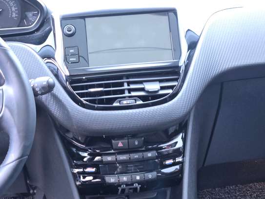 2017 Peugeot 2008 Modèle feline 1.6 e-HDi image 9