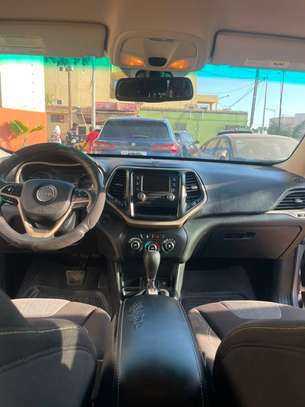 JEEP LATITUDE 2018 image 9