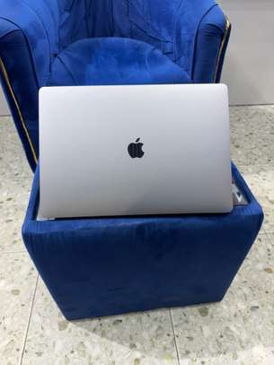 MacBook Pro 2019 Core i9 Ram 32Go SSD 1To 16” image 2