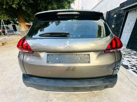 Peugeot 2008 2017 image 12