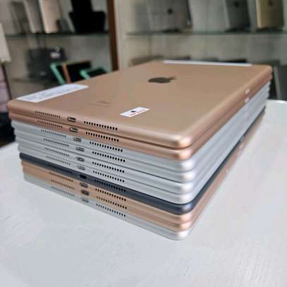 iPad 7th generation 32g image 3