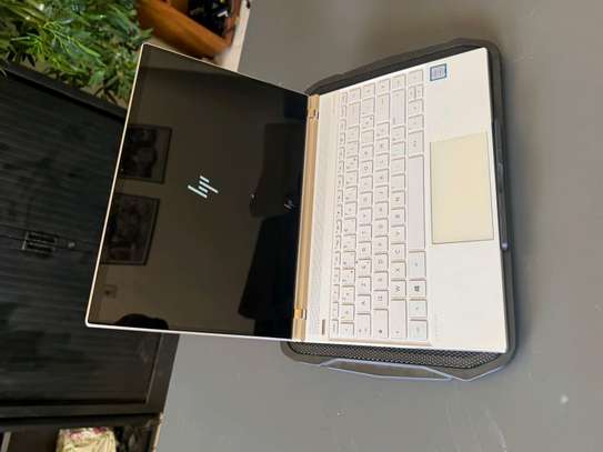 HP spectre i5 8th / SSD nvme 1000gb image 7